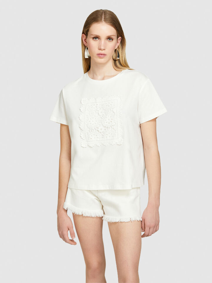 T-shirt with macramé embroidery - women's short sleeve t-shirts - White | Sisley image number 4